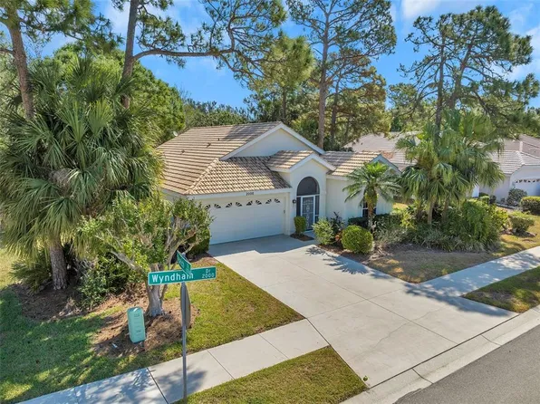 2000 Wyndham Dr, Sarasota, FL 34235