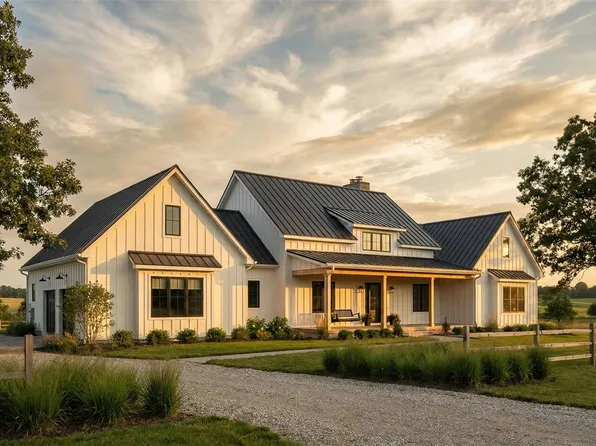 1261 Brauer Rd, Oxford, MI 48371