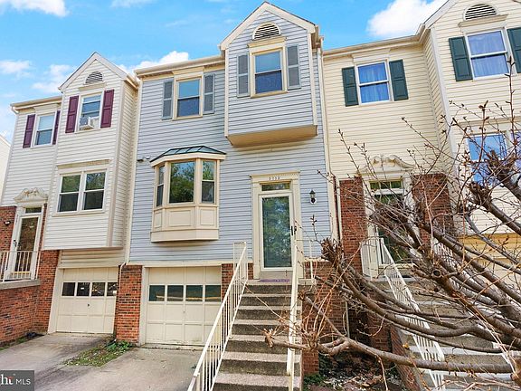 2nd image of 3733 Roxbury Ln