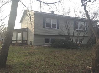 4N560 Powis Rd, Wayne, IL 60184