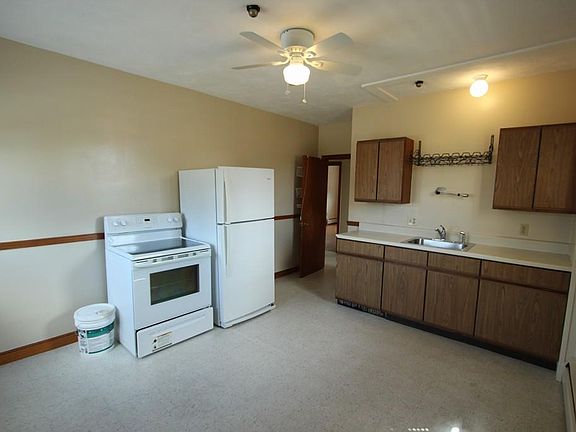 3rd image of 1063 West St #1