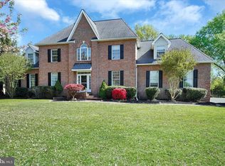 16 Riverside Dr, Elkton, MD 21921