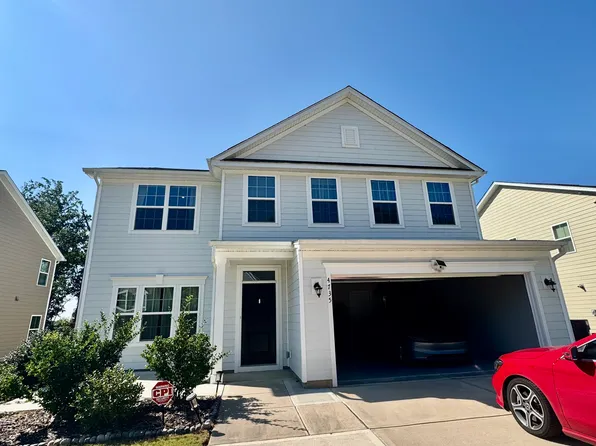 4735 Green Mountain Dr, Charlotte, NC 28215