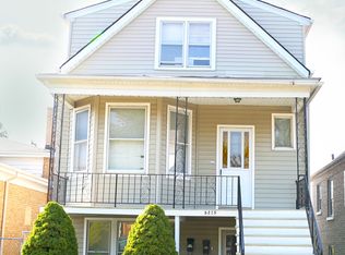 5239 W Roscoe St, Chicago, IL 60641