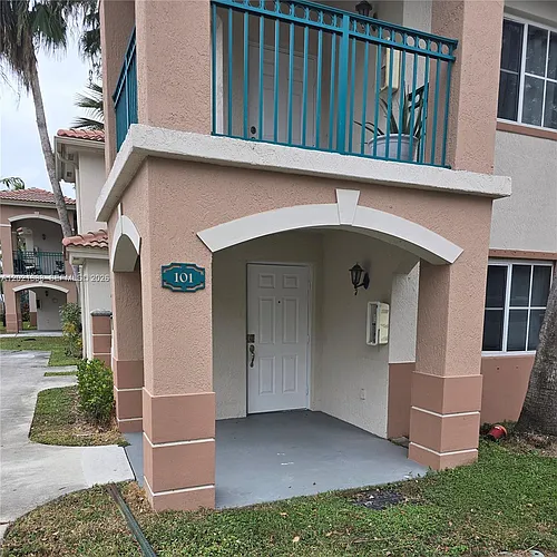 2930 SE 13th Ave #101-52 Photo 1