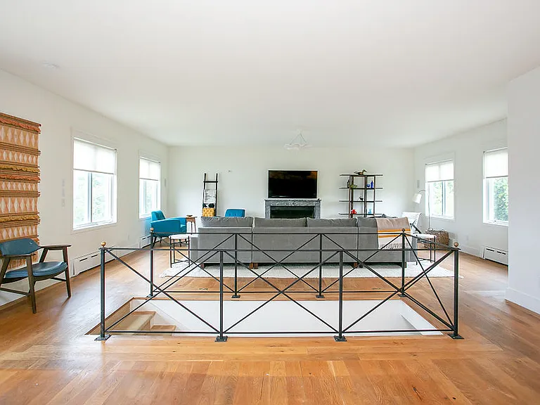 18 Sheffield Ave #2 — Photo 3