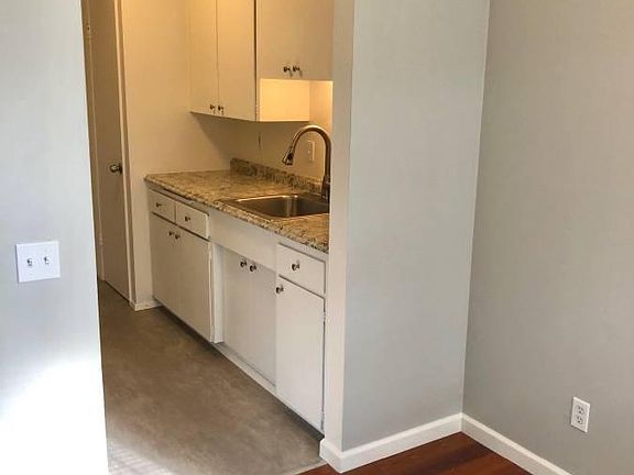 4th image of 12225 SE 60th St APT 27