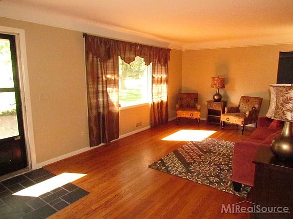 4th image of 317 Lesdale Dr