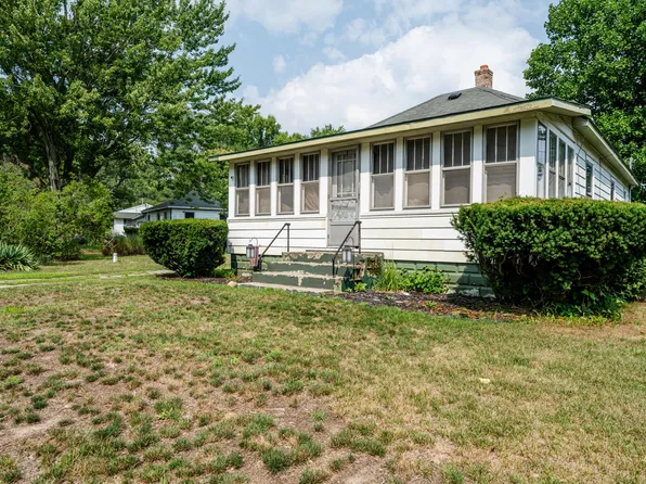 4109 Coloma Rd, Benton Harbor, MI 49022