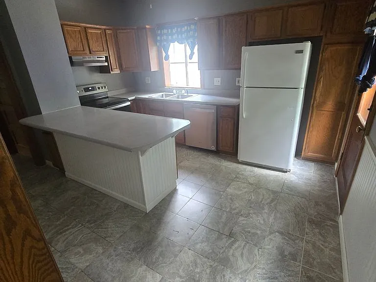 1550 S 23rd St — Photo 3