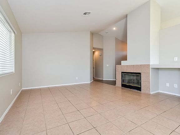 4th image of 2716 Old Town Dr