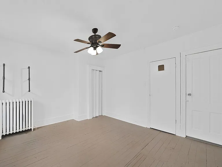 958 Queen St — Photo 31
