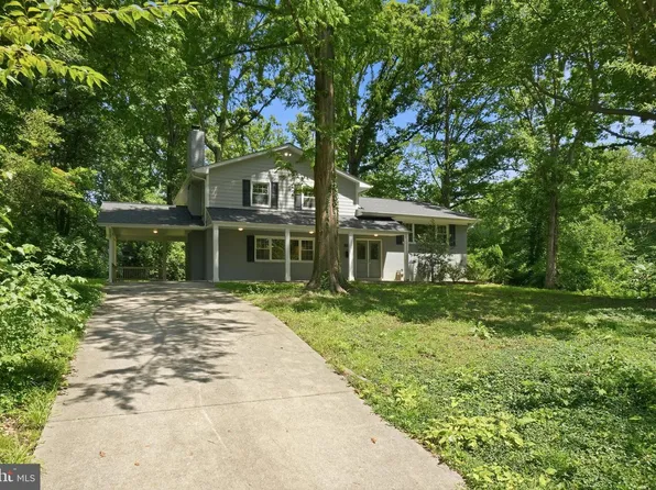 6814 Shrine Ct, Annandale, VA 22003