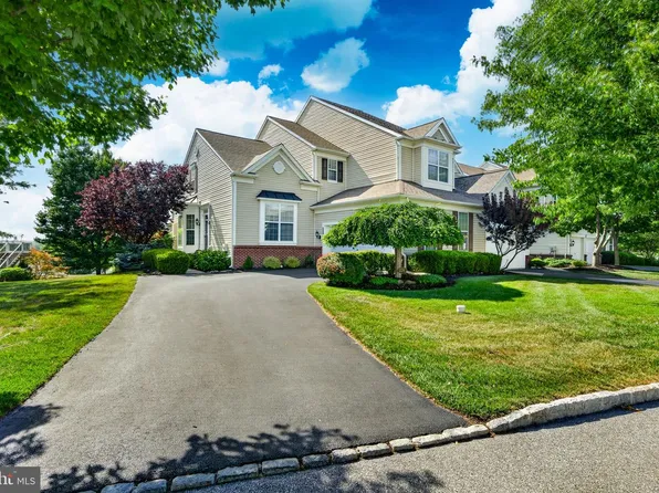 226 N Caldwell Cir, Downingtown, PA 19335