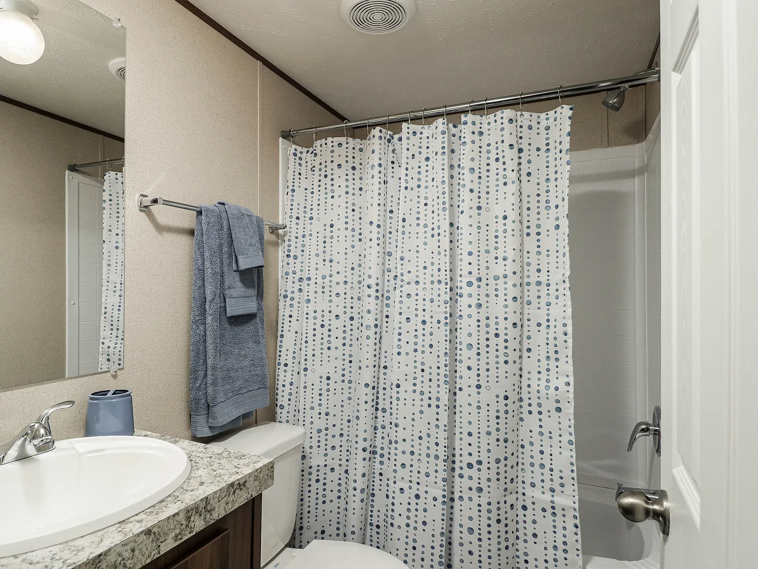 3 bed, 1064 sqft, $1,475 — Photo 4