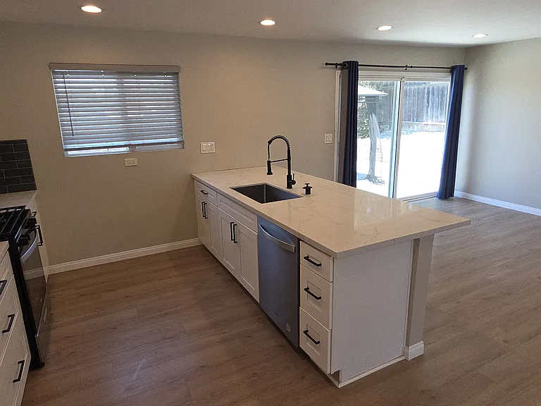 9010 Joan St — Photo 7