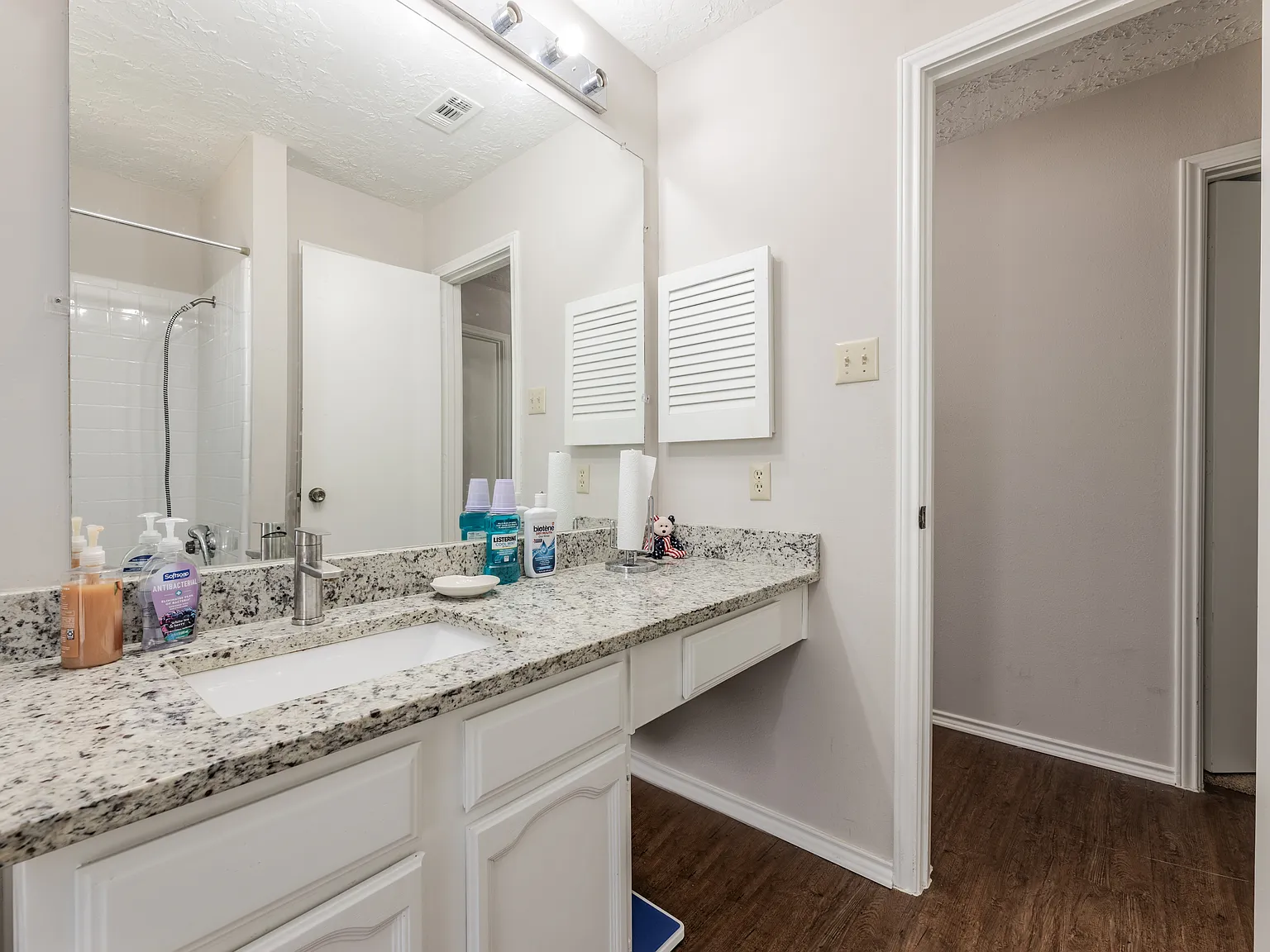 1328 Colmar Dr — Photo 4