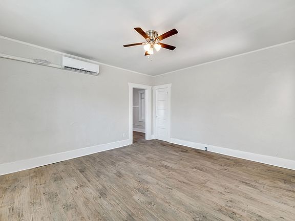 5th image of 310 E Lambright St APT 3