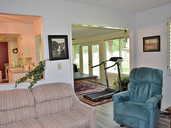 5th image of 10419 W Saratoga Cir