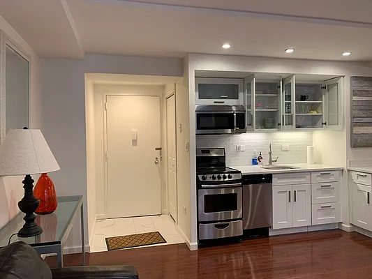 Rented by Oxford Property Group | media 10