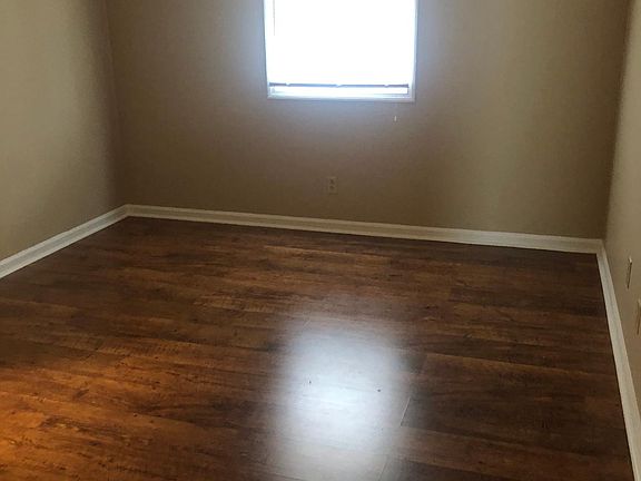 2nd image of 128 Meadowlark Dr #18