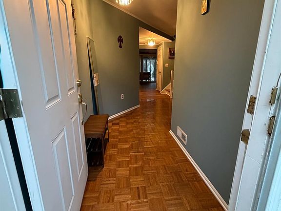 3rd image of 125 Archery Ct