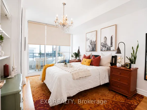 500 Saint Clair Ave W #404, Toronto, ON M6C 1A8