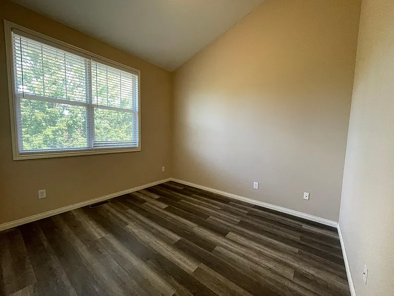 11695 Squiers Blvd — Photo 15