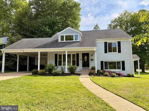 6211 Colmac Dr, Falls Church, VA 22044