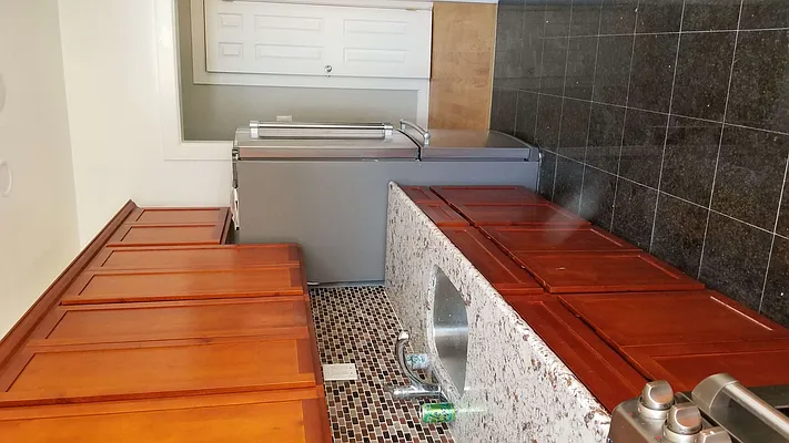 Rented by Max & Associates Realty Corp | media 7