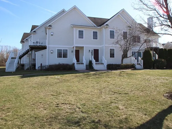 224 Regency Ln, Abington, MA 02351