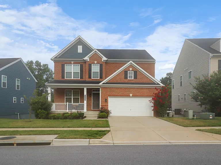 3348 Burton Dr — Photo 1