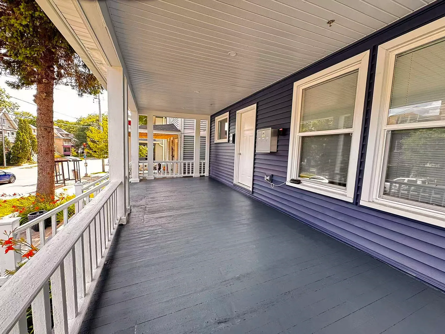 3 bed, 1.0 bath, 1146 sqft, $2,550 — Photo 3