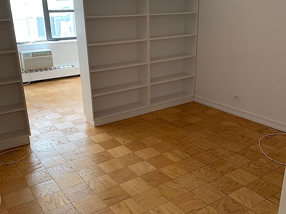 5th image of 330 E 46th St APT 3O