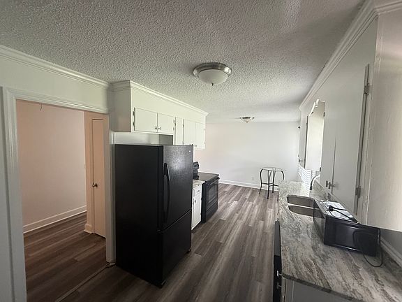 3rd image of 1808 W Higgins St