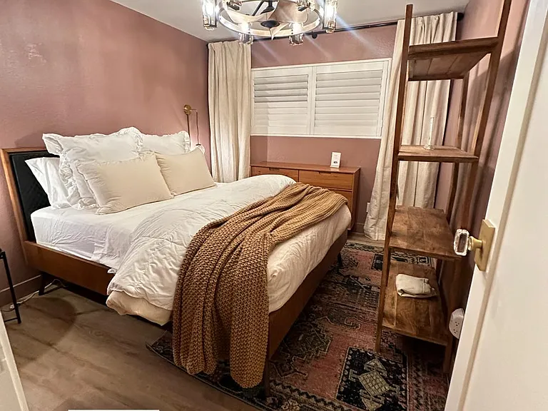 685 N Ashurst Ct #213 — Photo 20