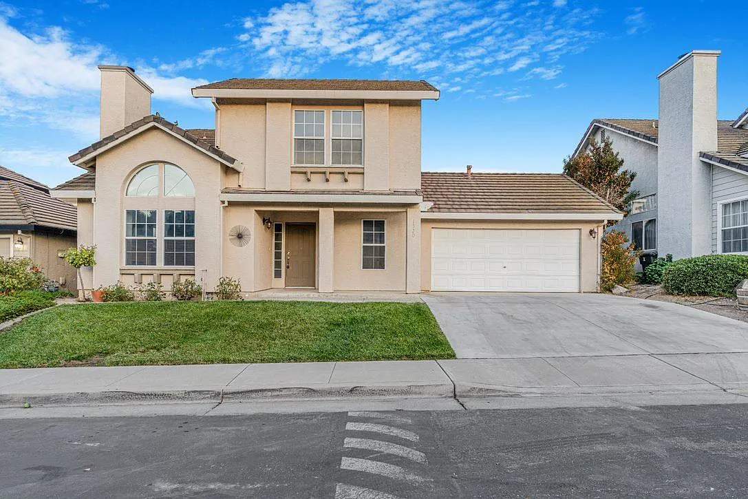 1320 Aspen Cir photo 1