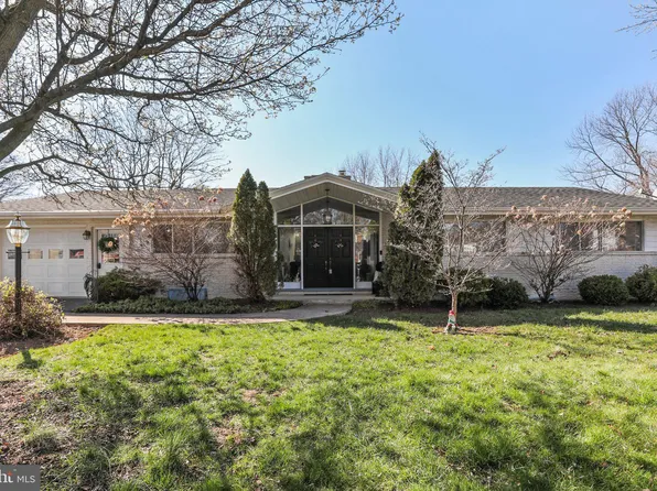 13914 Blue Mountain Dr, Maugansville, MD 21767