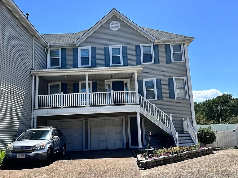 9708 Ship Watch Rd — Photo 1