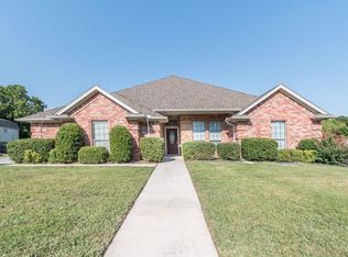 8820 Greenhaven Dr, Fort Worth, TX 76179