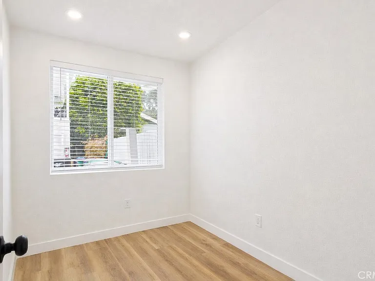 625 Orizaba Ave #5 — Photo 4