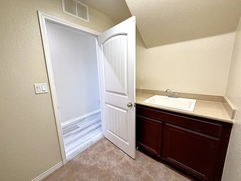 40220 Emily Pl — Photo 55