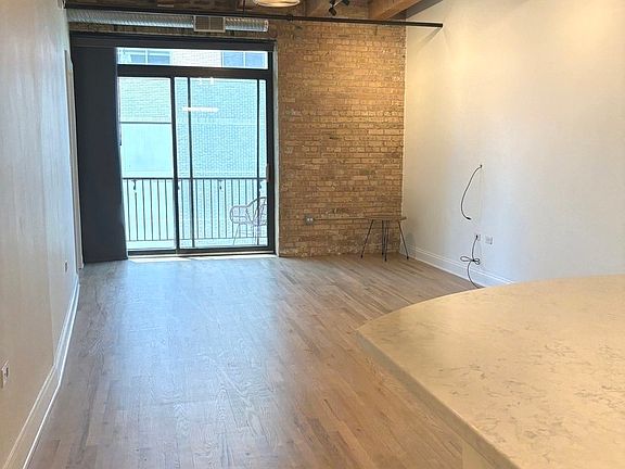 4th image of 106 N Aberdeen St Unit 3G