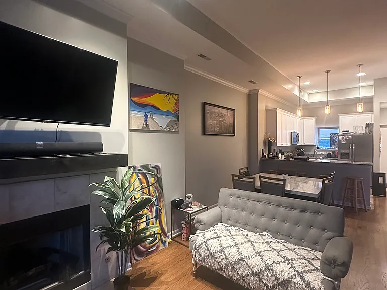 2136 W Jackson Blvd #2 — Photo 5