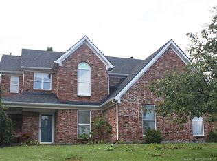 2601 Whitehorse Vale Dr, Jeffersonville, IN 47130