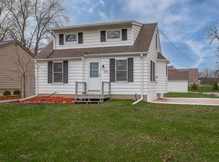 3238 S 105th St, West Allis, WI 53227