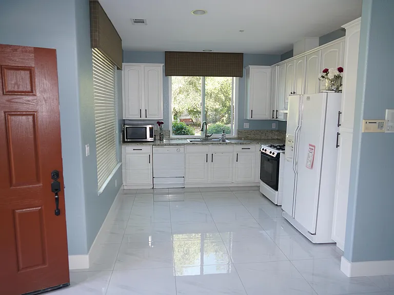 Kitchen and Dinning area