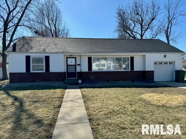 9 Mitchell Ave, Centralia, IL 62801