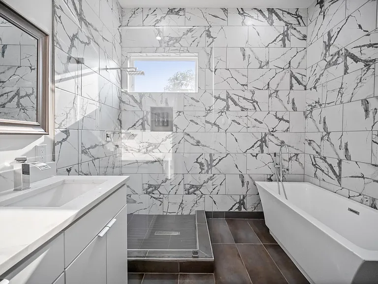 1350 Strickland St — Photo 14