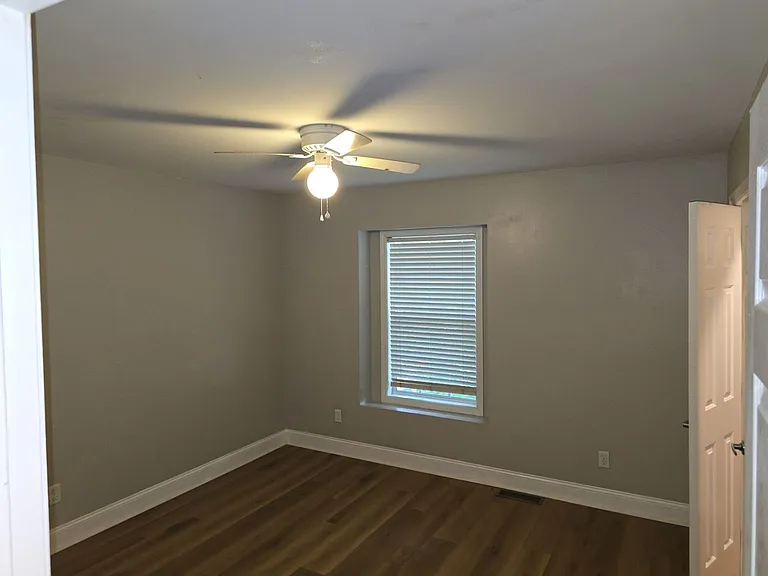 1902 Village Lake Dr — Photo 10
